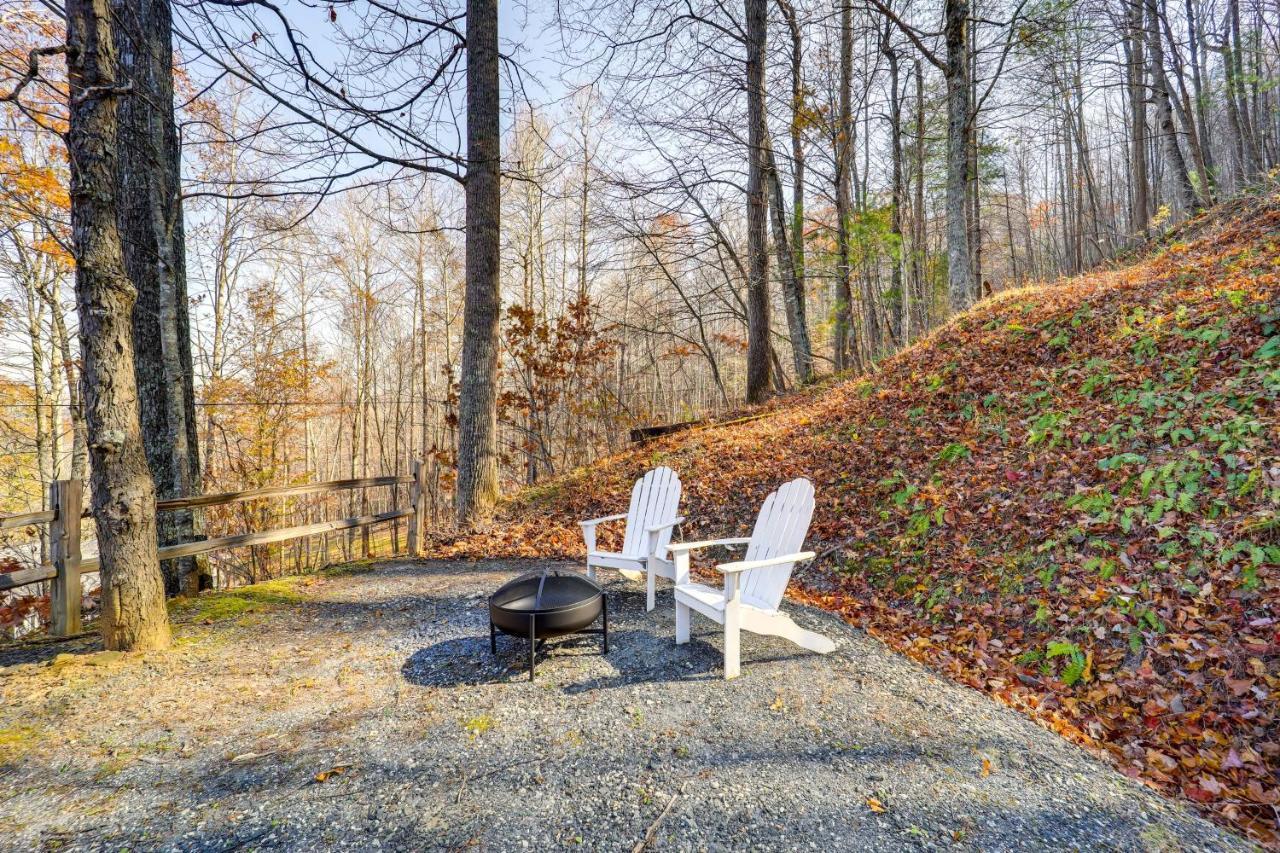 Pet-Friendly Spruce Pine Cabin With Private Fire Pit Exterior photo