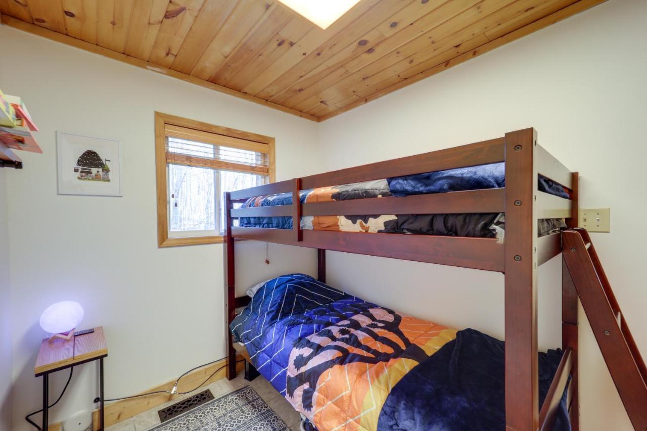 Pet-Friendly Spruce Pine Cabin With Private Fire Pit Exterior photo